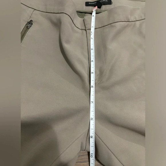 Banana Republic Khaki Addison Skinny Ankle Pants. Size 4. Excellent condition! - Picture 9 of 9